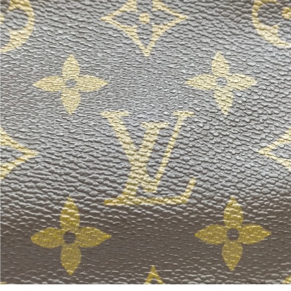 Louis Vuitton Randonnee Accessory Pouch - Picture 9 of 9
